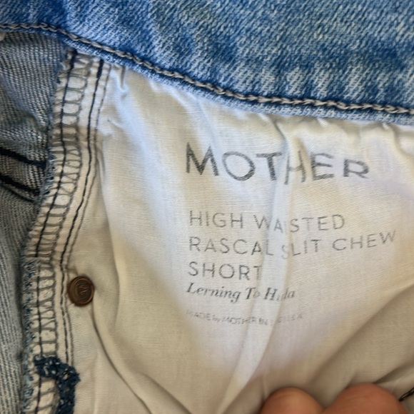 MOTHER HIGH WAISTED RASCAL SLIT CHEW SHORT - Picture 4 of 4